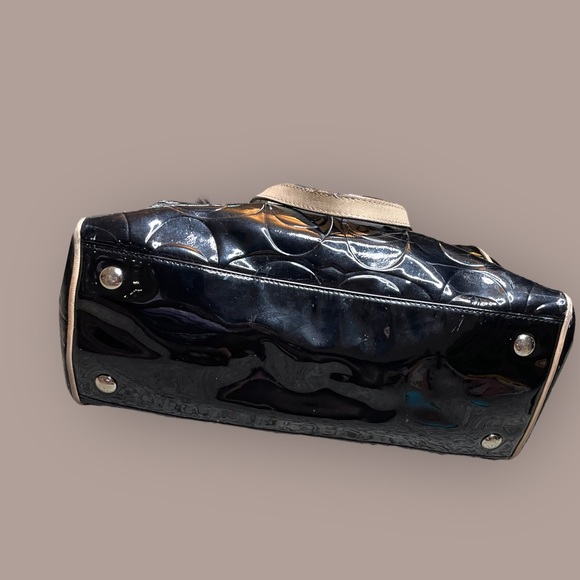 Excellent Used Vintage Coach Signature Stripe Embossed Peyton Patent Satchel Bag - Picture 5 of 6